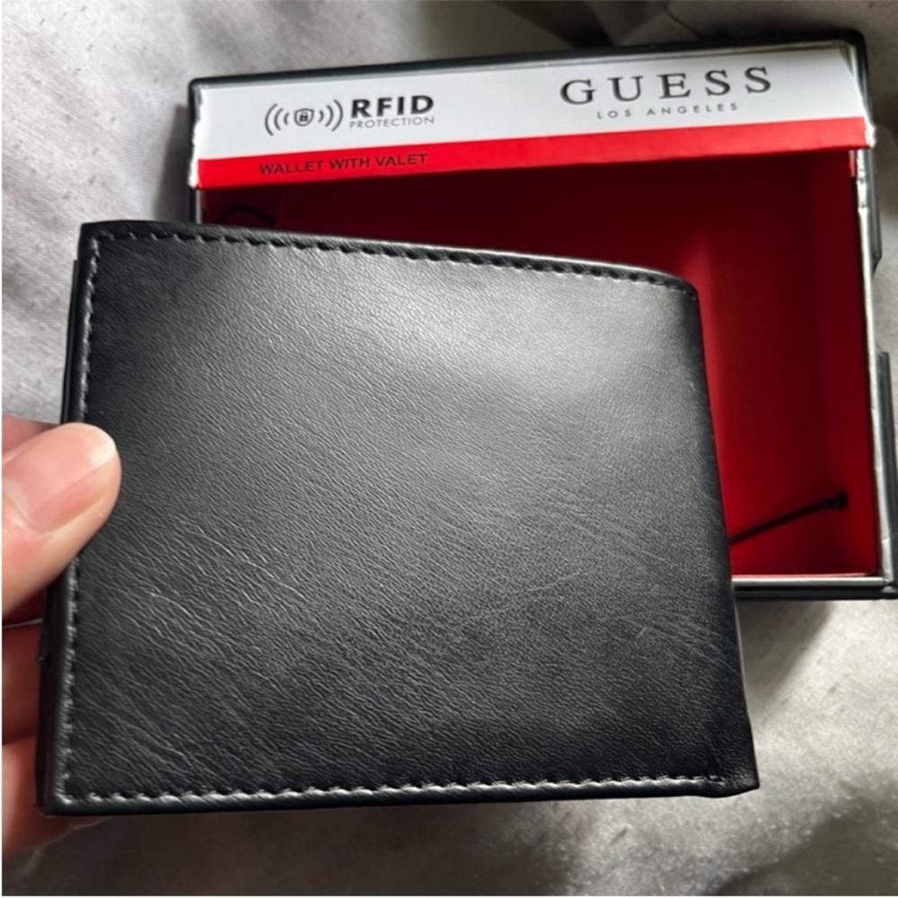 Mens GUESS wallet NEW - Picture 3 of 5